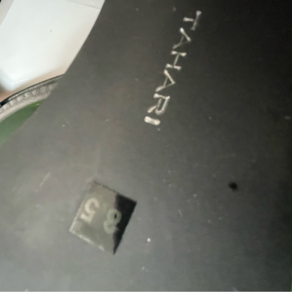 Tahari MADE heels Size 8.5 - Picture 13 of 13